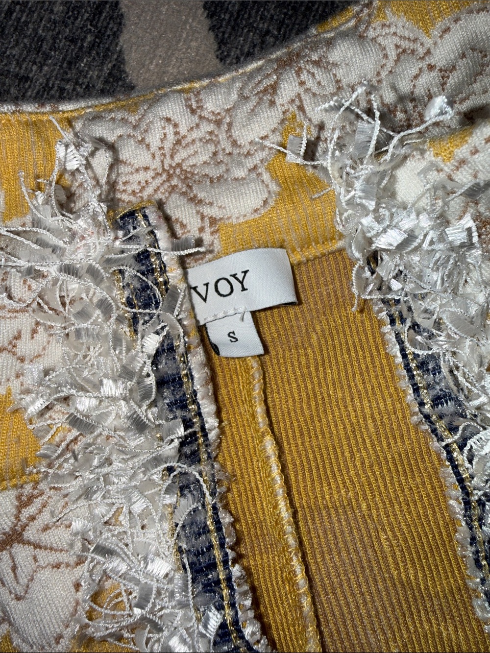 VOY Top Size Small - Picture 2 of 4